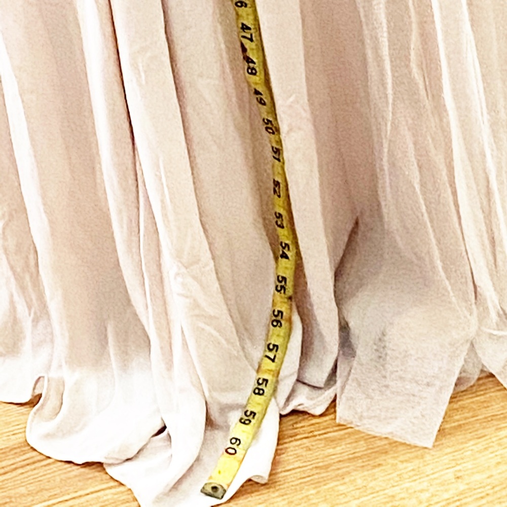 Like new Vera wang cream wedding dress size 4 - Picture 3 of 11